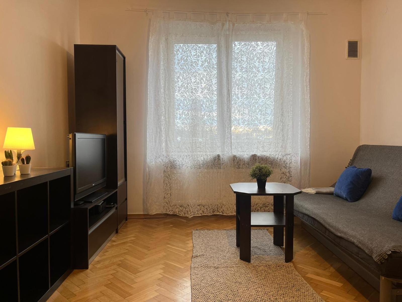 Old Town Apartment *